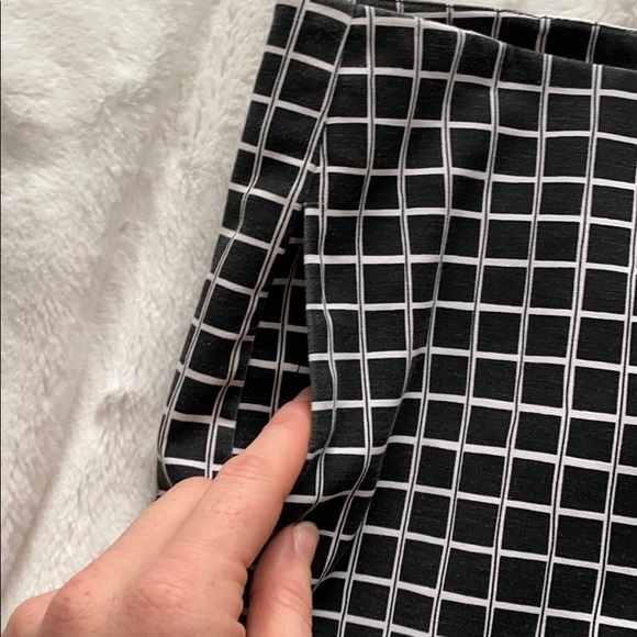 2/25$ Mini skirt with pockets - Picture 2 of 3